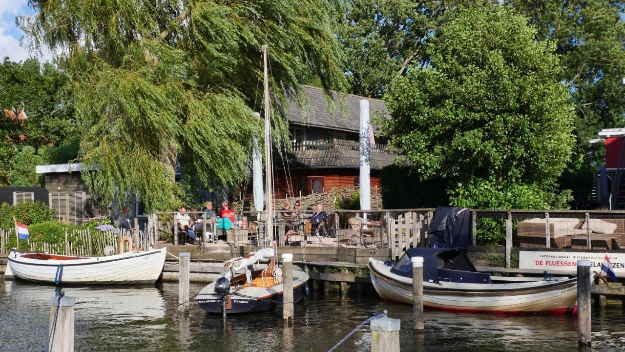 Landzicht Vakantiehuis Aan De Fluessen Elahuizen Exterior photo